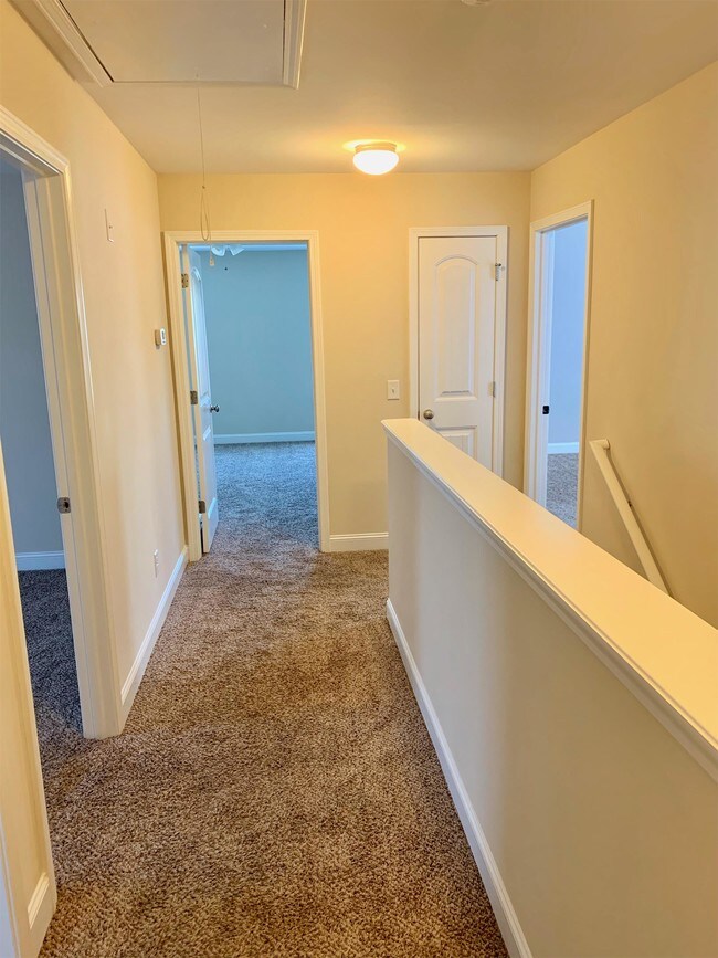 Building Photo - 147 Waverly Way