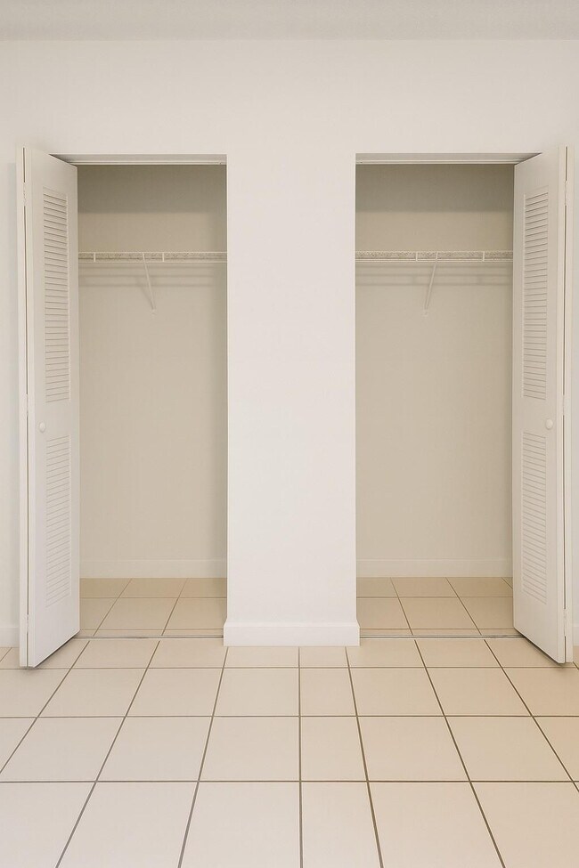 Building Photo - 1151 NE 17th Ct