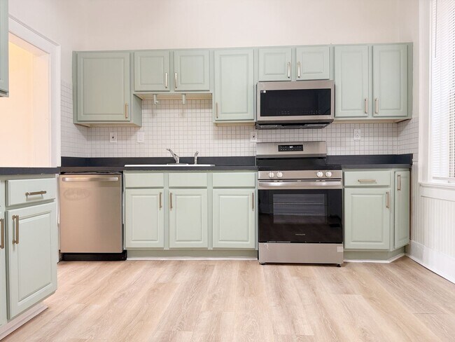 Building Photo - 313-313 NW Martin Luther King Jr Blvd