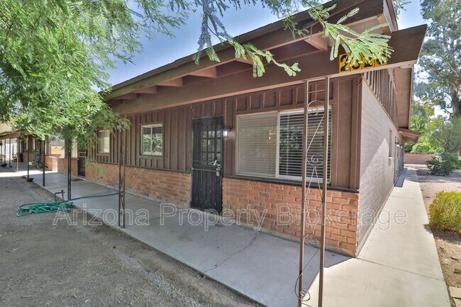 Building Photo - 2323 S College Ave