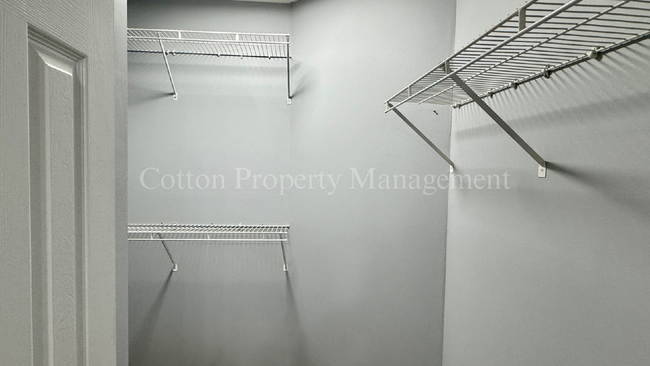Building Photo - 4619 McClelland Dr