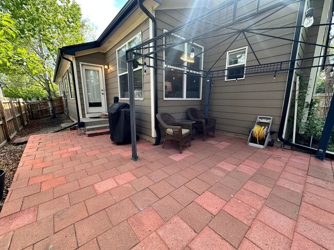 Building Photo - 3 Bedroom 3 Bath - Arapahoe Ridge Erie!