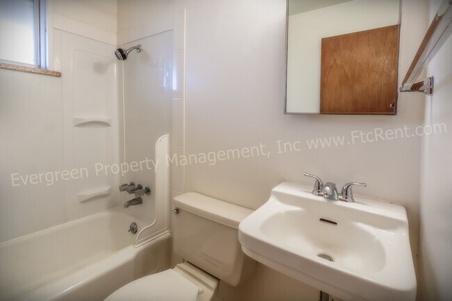 Building Photo - 309 N Shields St