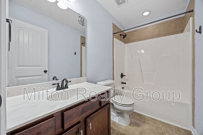 Building Photo - 111 Angel Oak Dr