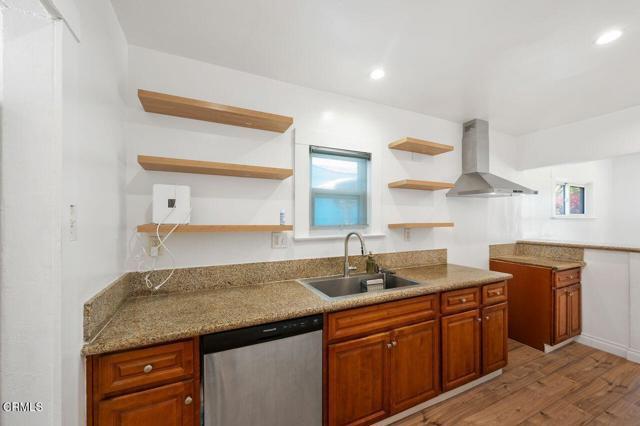Building Photo - 1418 W 69th St