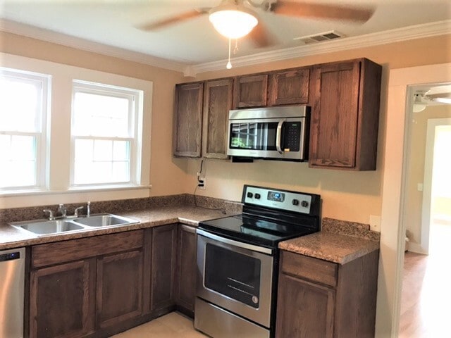 Building Photo - 107 Laircey St