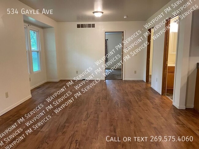 Building Photo - 534 Gayle Ave
