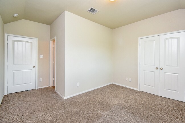 Building Photo - 13906 Manobrook Ct