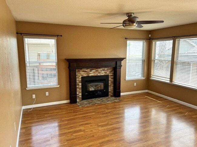 Building Photo - Modern 4 Bedroom 3 Bath Close to Marina Suisun City *Star Rentals