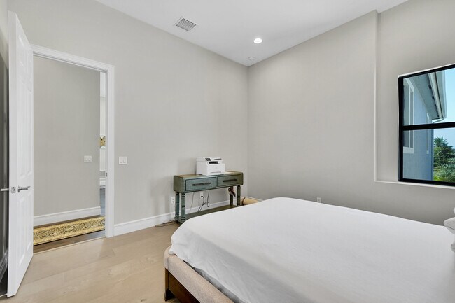 Building Photo - 9081 Chauvet Wy
