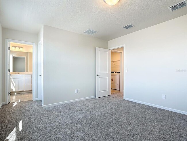 Building Photo - 2233 Southbury Dr