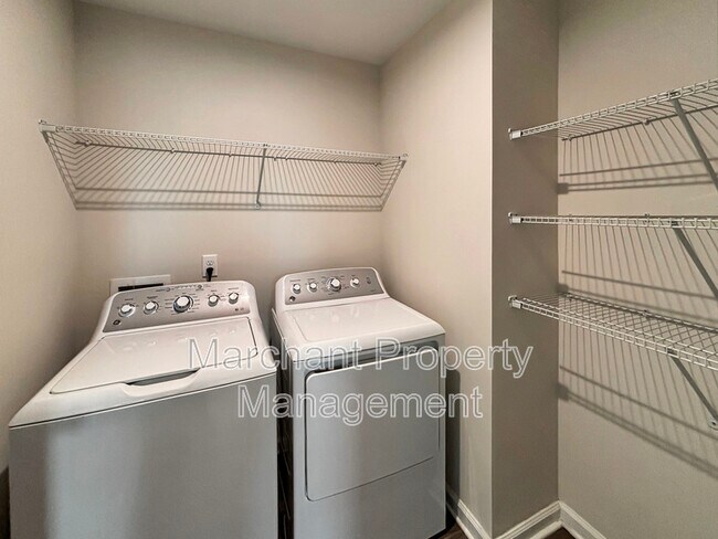 Building Photo - 609 Glamis Ct