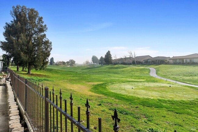 Building Photo - 139 Cedar Ridge Dr