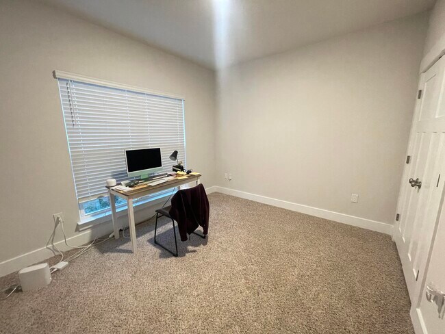 Building Photo - 6172 Forest Bay Ave