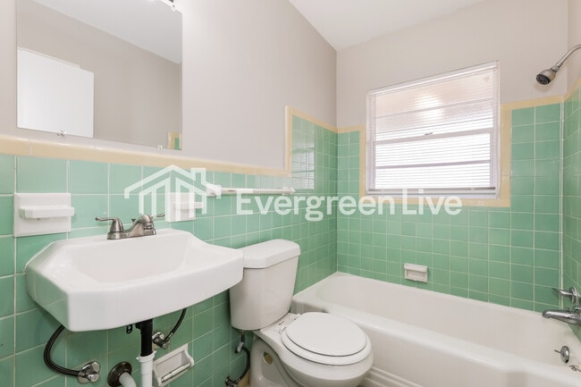 Building Photo - 2307 Freemason St