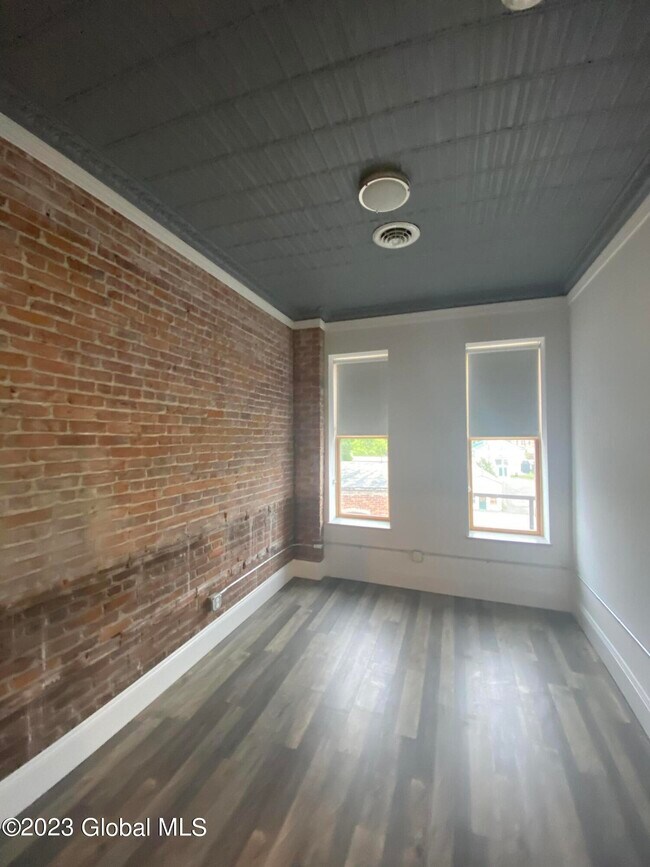 Building Photo - 24 W Main St