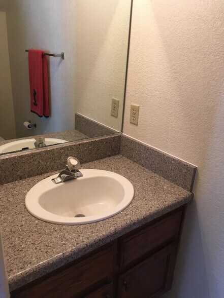 Building Photo - 5033 Vivaldi Dr
