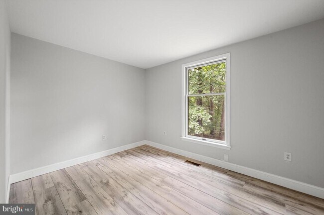 Building Photo - 813 Leeds Manor Ln