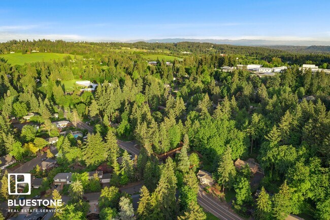 Building Photo - Beautiful 4 bedroom home in Palisades Neighborhood of Lake Oswego!