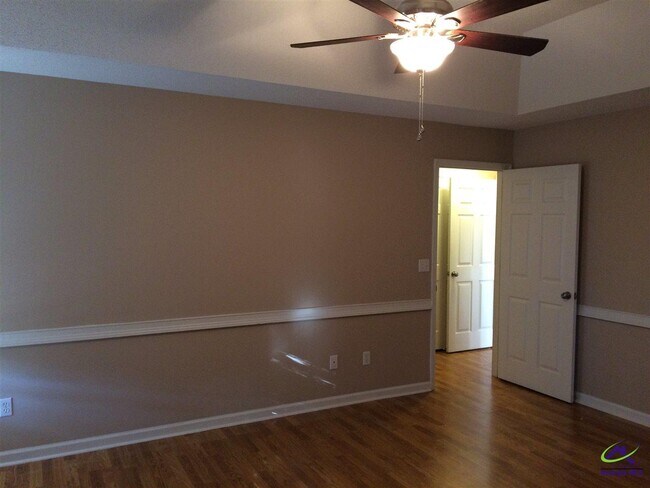 Building Photo - 138 Salem Dr