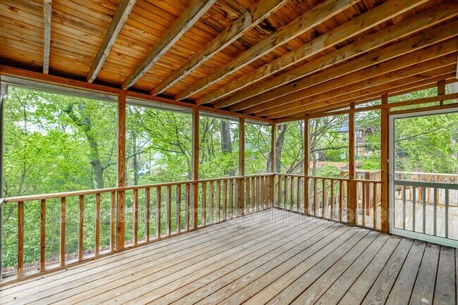 Building Photo - 103 Delray Ave