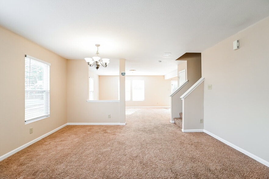 Building Photo - 14235 Hartwell Farm Dr