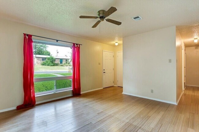 Building Photo - 1703 Rockbridge Ter