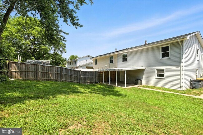 Building Photo - 1307 Farrara Dr