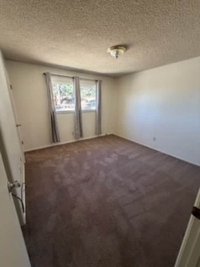 Building Photo - 6641 Ivins Dr