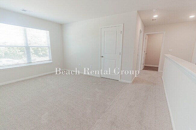 Building Photo - 5 Bedroom Home in Myrtle Beach