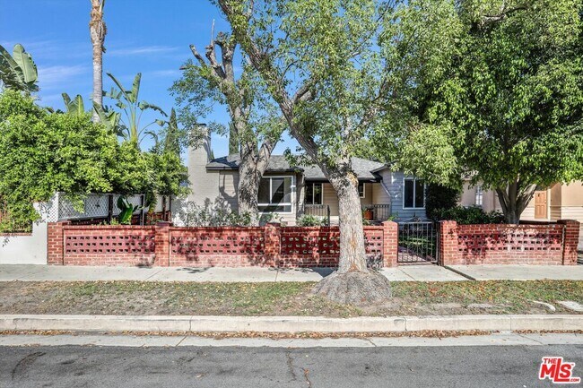 Building Photo - 6254 Ben Ave