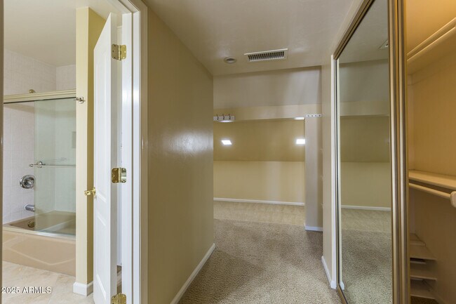 Building Photo - 49 Biltmore Estates Dr