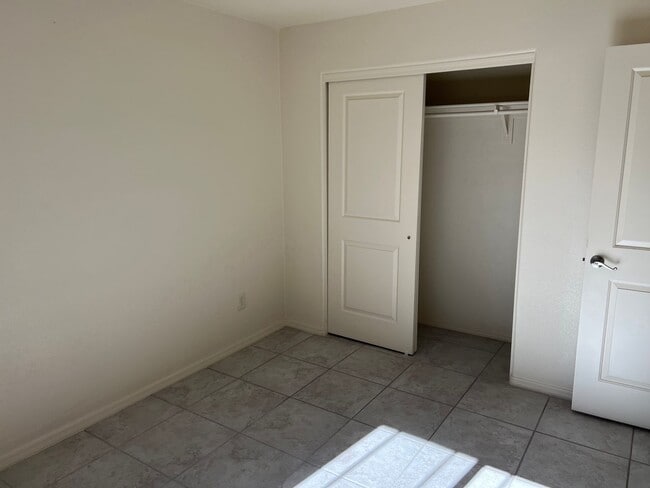 Building Photo - San Luis AZ, Three Bedroom 2 Bath Corner Lot Home with Additional Parking