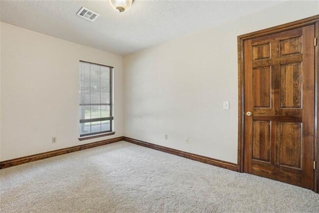 Building Photo - Beautiful 4 Bedroom Home with Pool – Available Now!