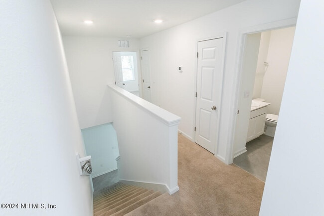 Building Photo - 215 Elmhurst Ln