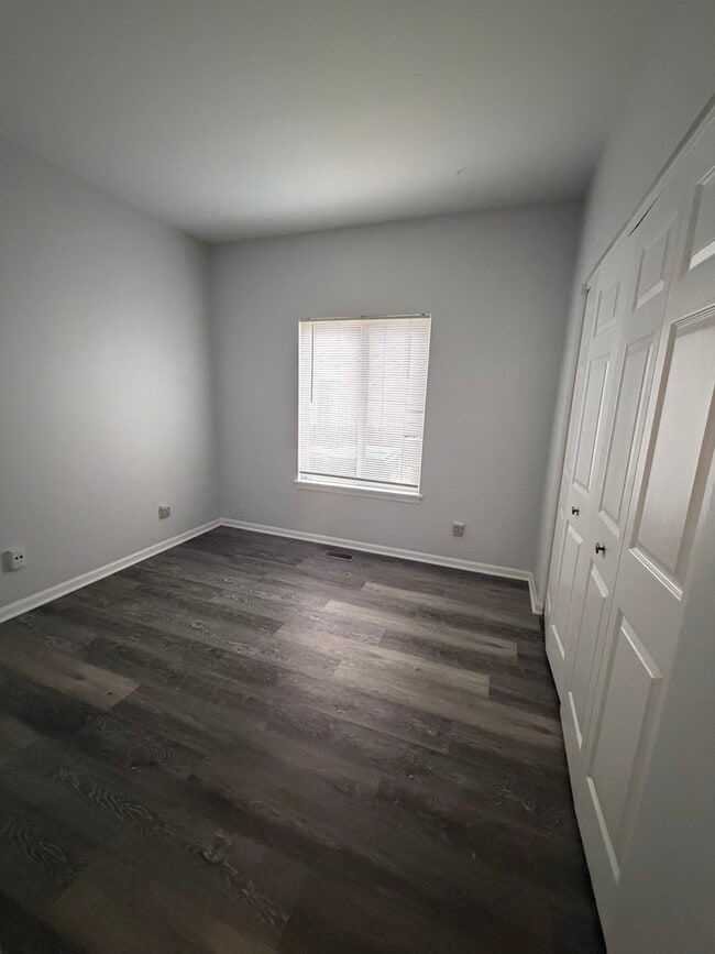 Building Photo - 14121 Faulkner Ct