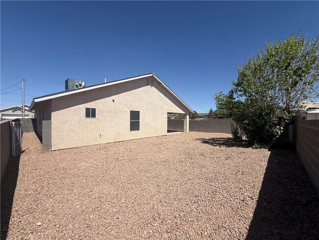 Building Photo - 2844 Lovin Ave