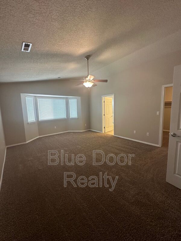 Building Photo - 8023 Sierra Altos Pl NW
