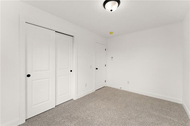 Building Photo - 379 Beaver St