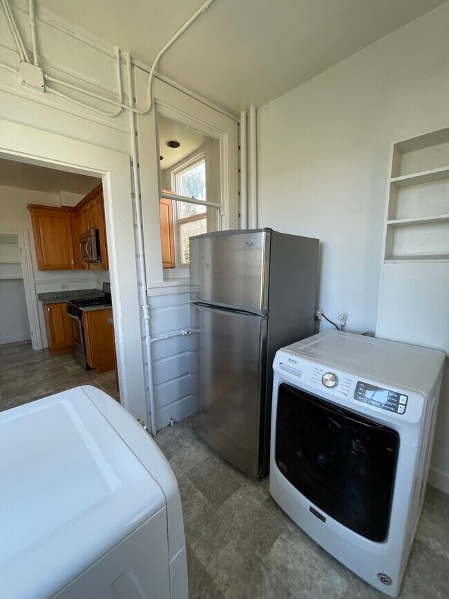 Building Photo - 2632 Post St