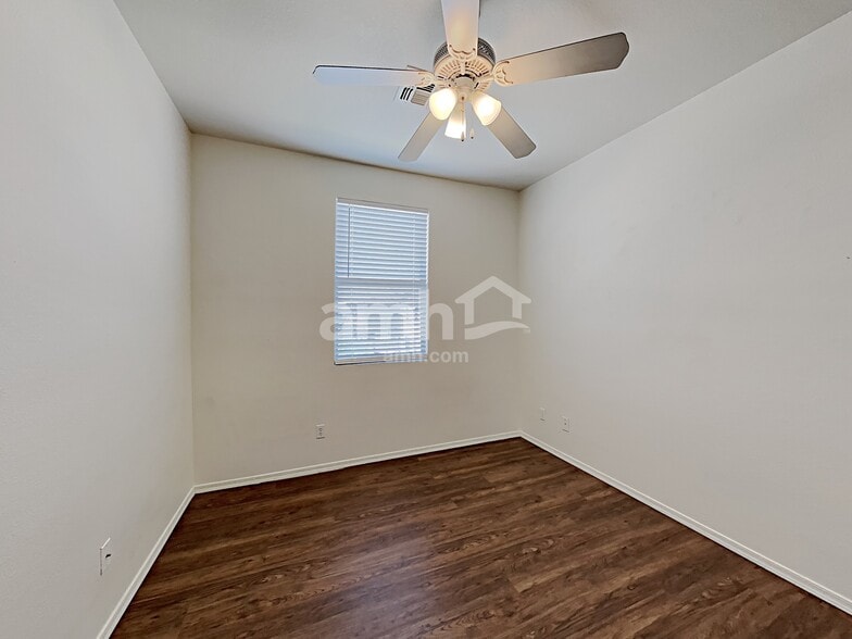 Building Photo - 1231 S Amador