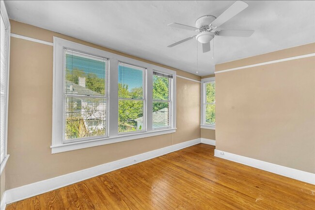 Building Photo - Upstairs Large 3 bedroom apartment in Ardsley Park