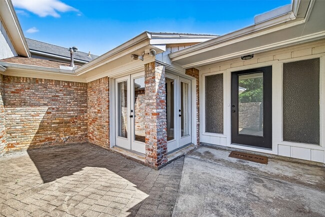 Building Photo - 2107 Briargreen Dr