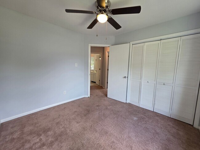 Building Photo - Charming 3-Bedroom Retreat Near Camp Lejeune's Main Gate