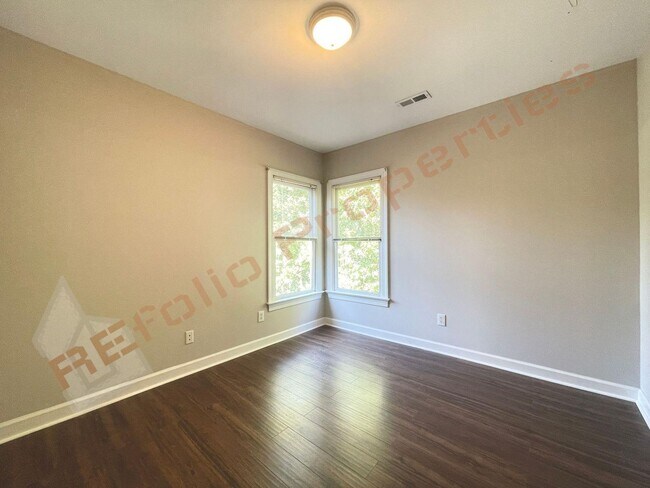 Building Photo - 413 Perry Creek Dr