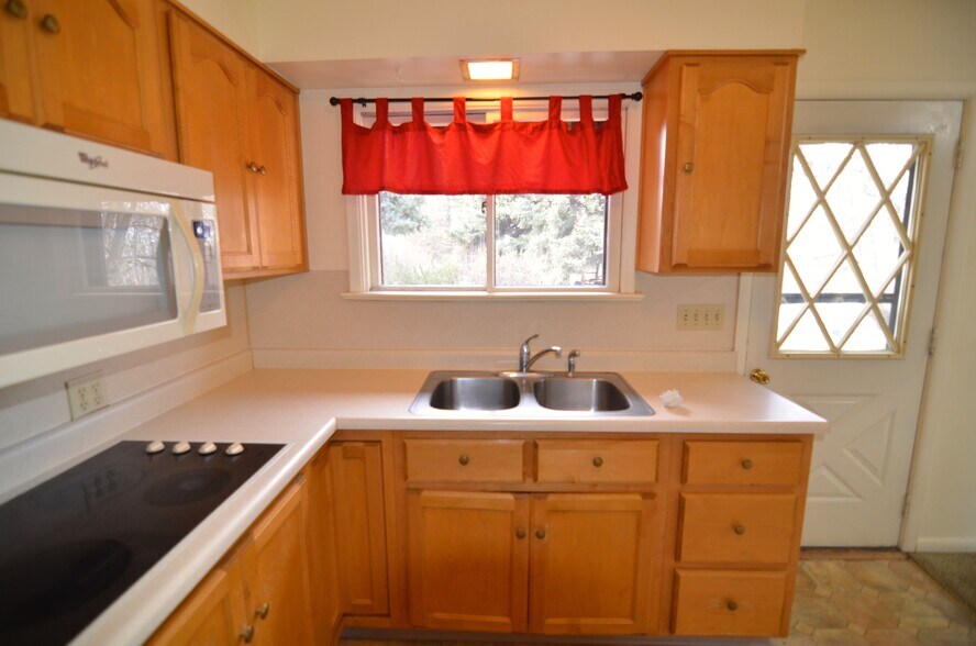 Building Photo - 1223 N 8th Ave