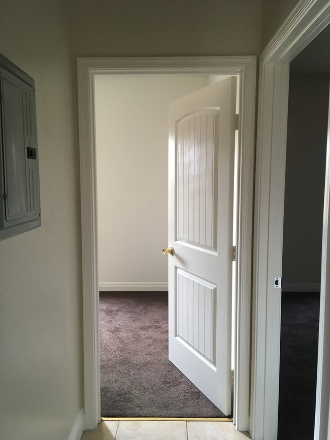 3rd bedroom - 456 E 47th St