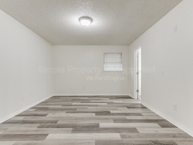 Building Photo - 704 Pepperdine Ave