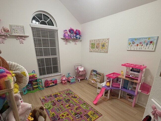 Building Photo - 28987 Birch Green Way