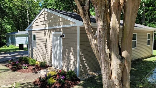 Building Photo - 8810 Pocahontas Trail